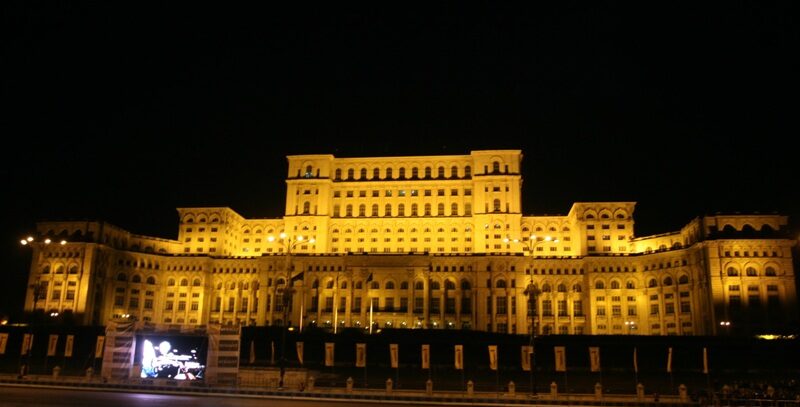 1-casa-poporului-e1763490948662.jpg