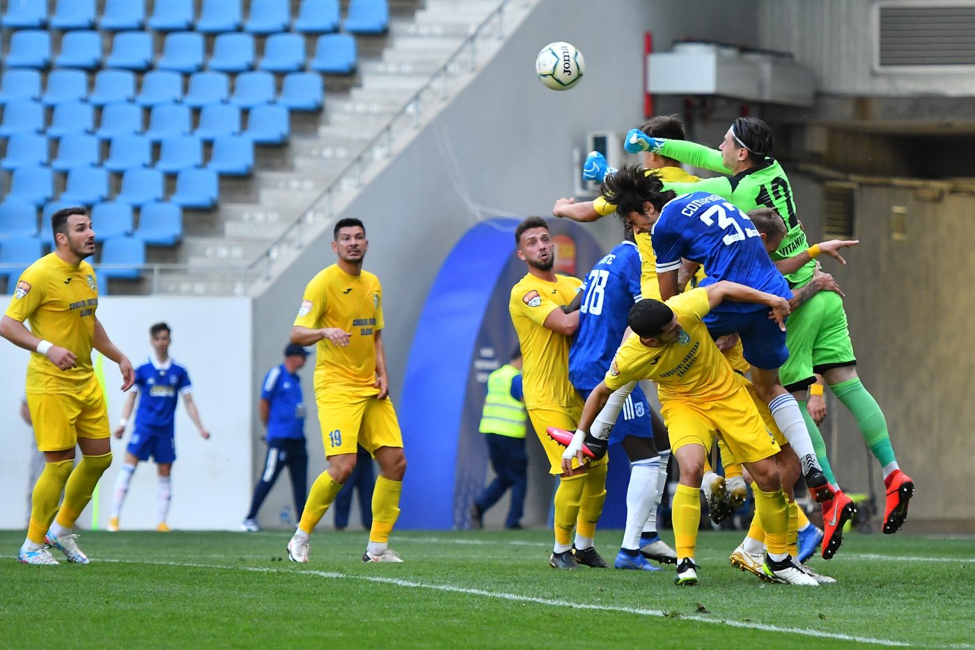 fc-u-craiova-dunarea-calarasi-Mediafax_Foto-Remus_Badea-6-1400x933.jpg