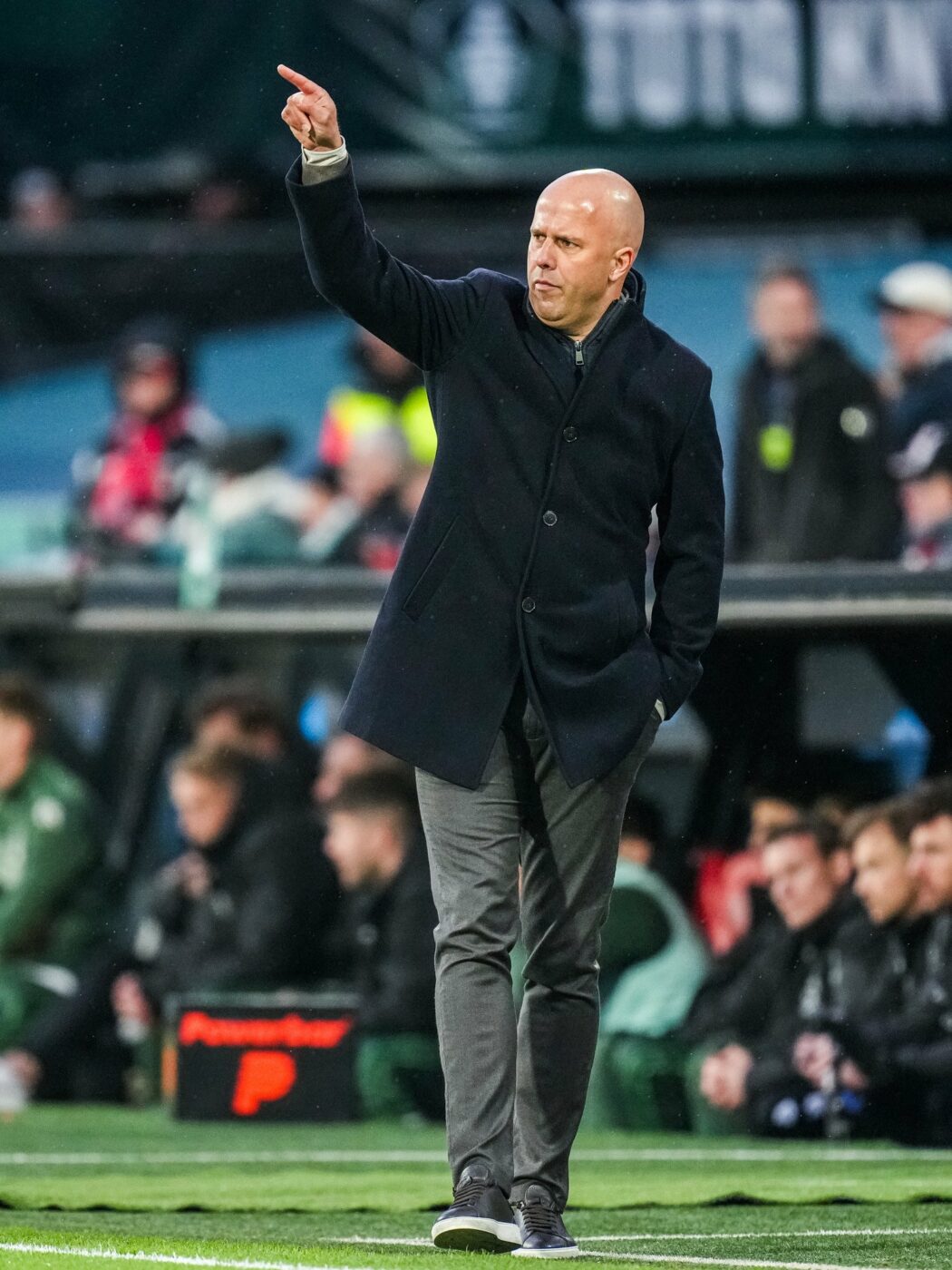 Liverpool l-a dat afară pe Arne Slot! Cine e favorit să preia gigantul de pe Anfield