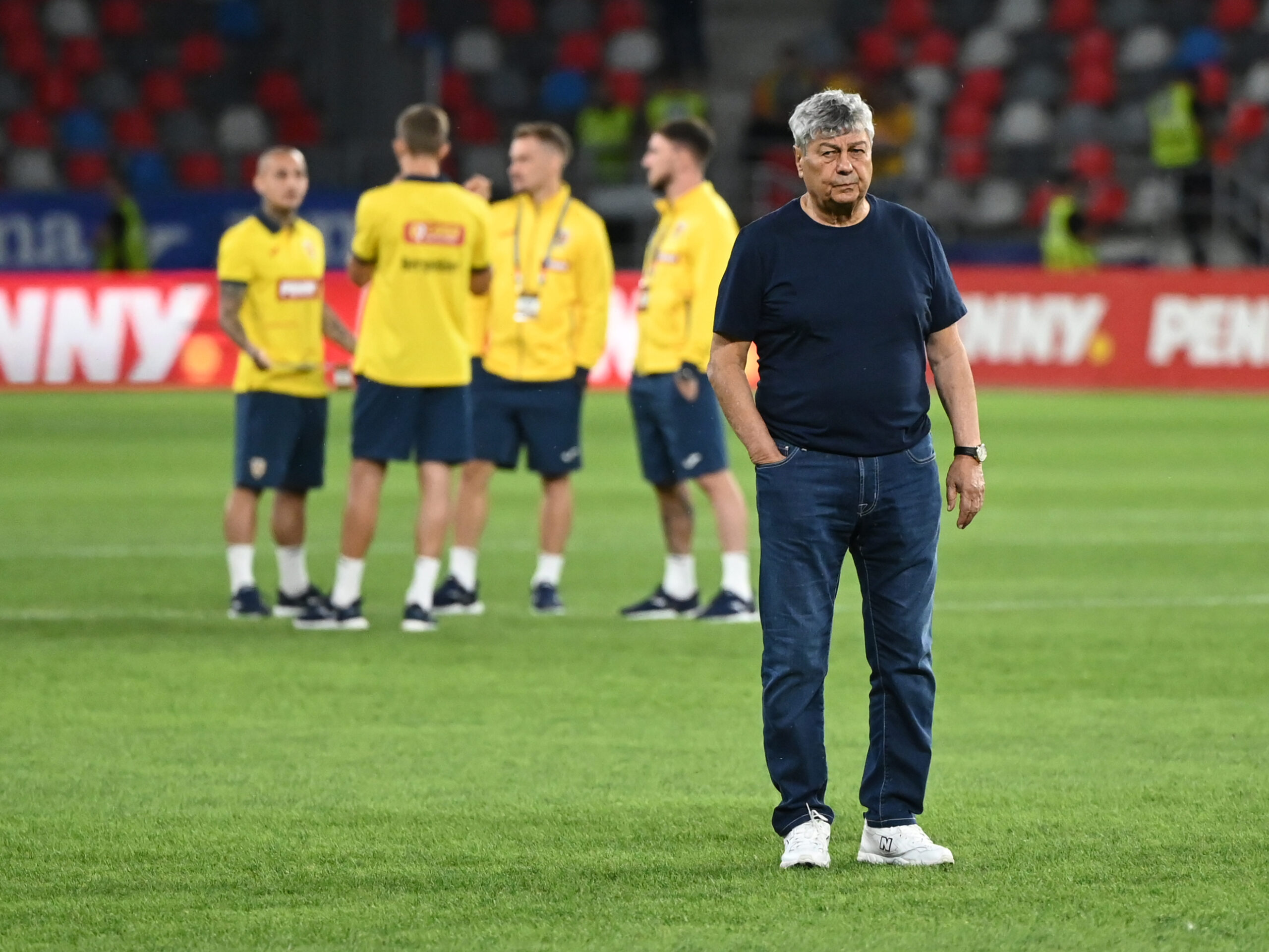 Lovitura-FRF-pentru-Mircea-Lucescu-scale