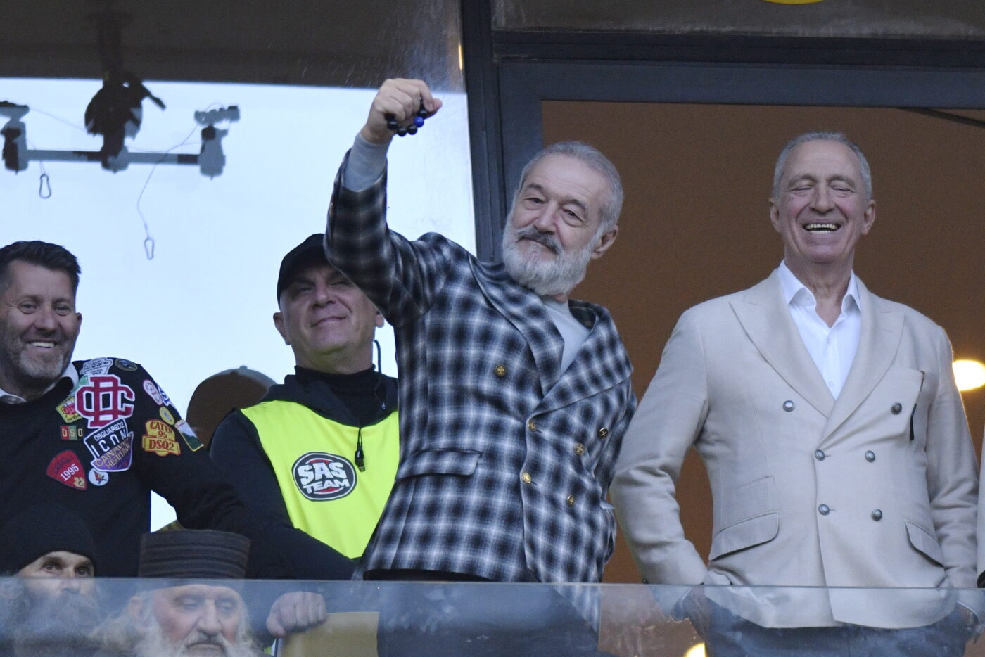 „Leu-i-leu-spulbera-tot.-Gigi-Becali-a-luat-decizia-neasteptata-cu-cateva-ore-inainte-de-FCSB-Aberdeen-1400x934.jpg