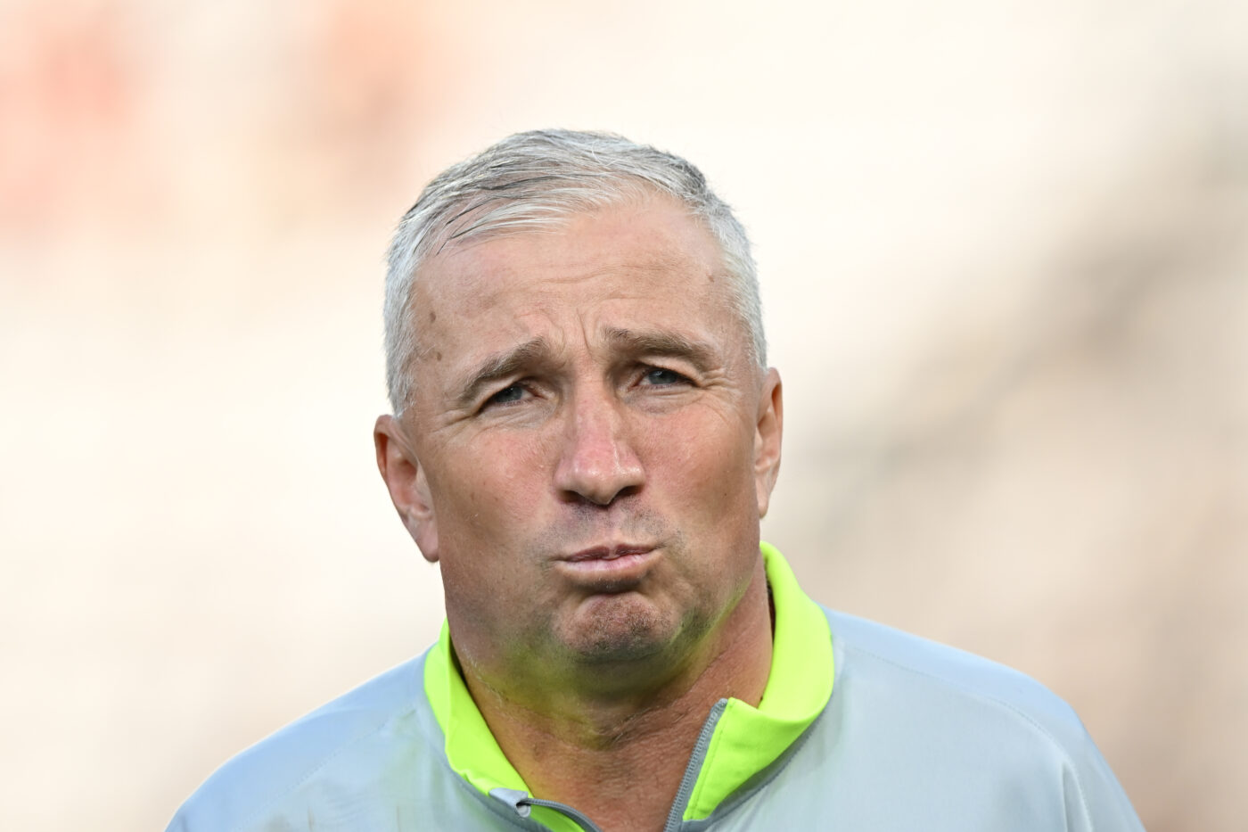Arbitru-de-top-pentru-Braga-CFR-Cluj.-Petrescu-nu-l-a-uitat-pe-cel-din-tur.-„Nu-era-de-valoare.-Ce-i-a-spus-prietenului-lui-Guardiola-1400x933.jpg