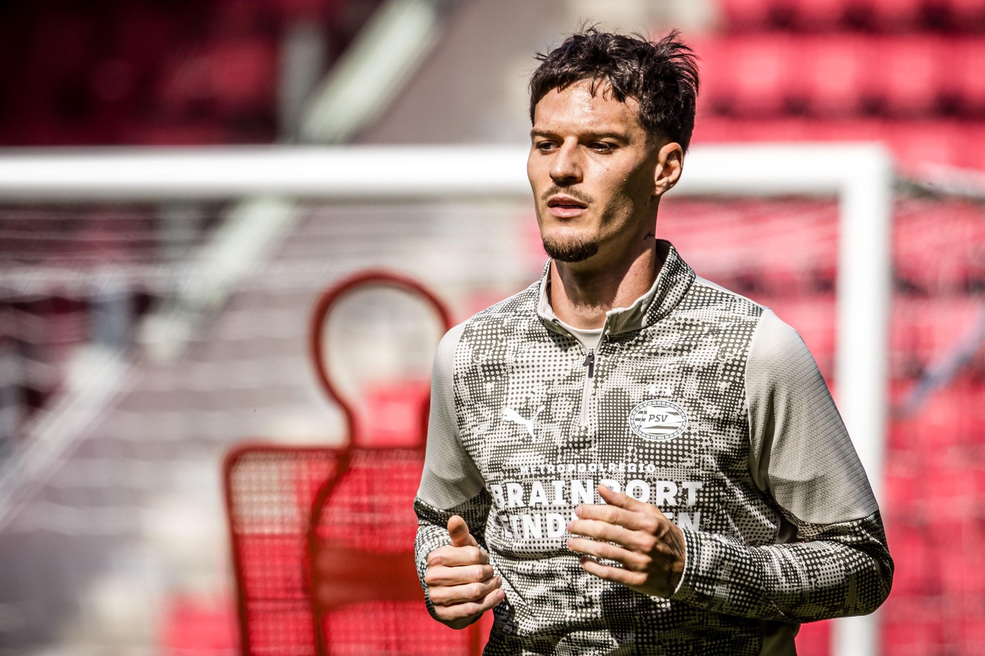 Avertisment pentru Dennis Man după transferul la PSV: „Să înțeleagă că nu merge la un campionat mai modest și joacă din gleznă”. Sfatul fostului jucător din Olanda: „Trece timpul”