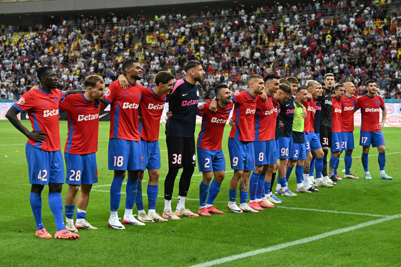 Ce țeapă şi-au luat! Numeroşi fani FCSB au plecat de la stadion din minutul 62 şi au ratat revenirea uluitoare a campioanei cu Drita