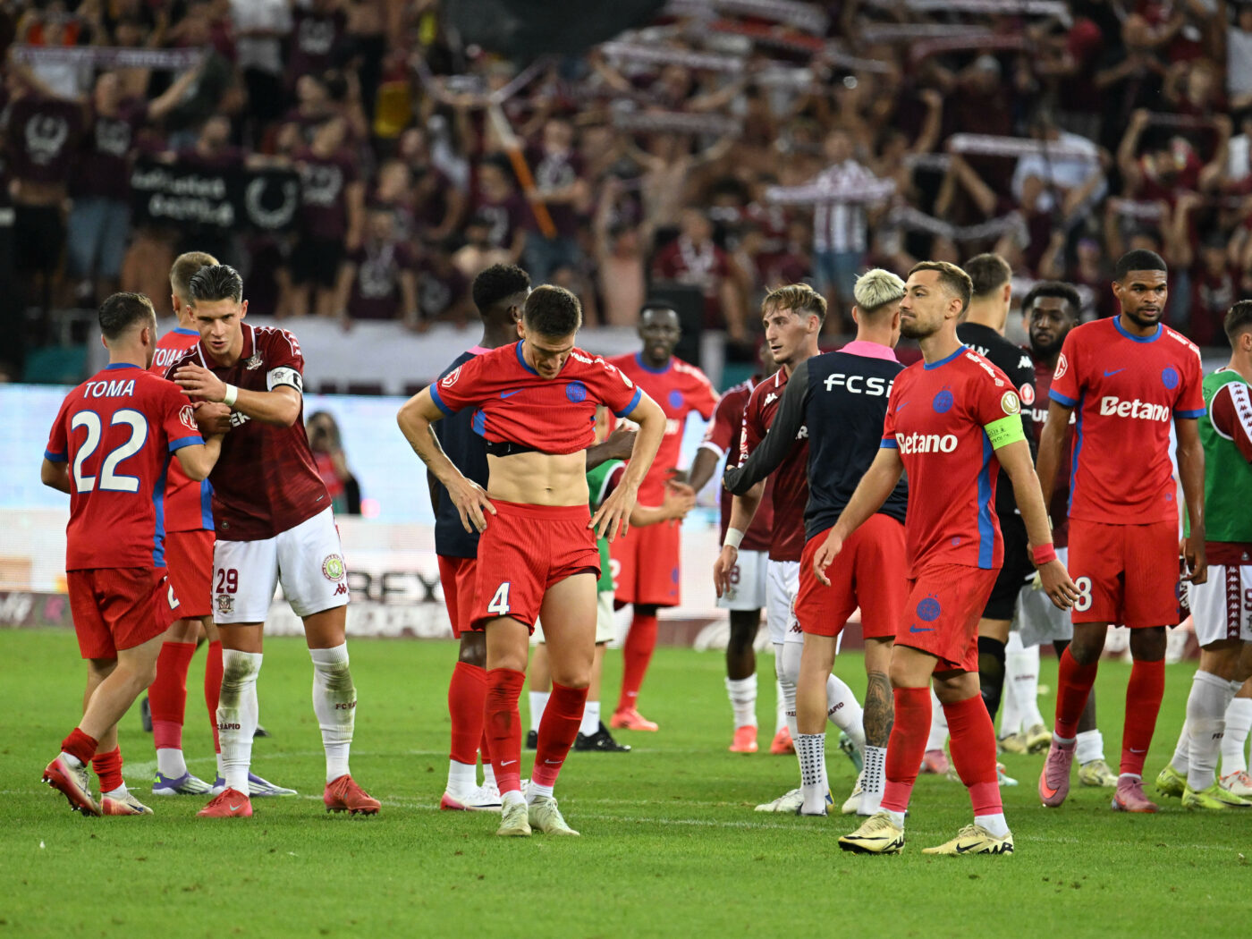 Cei-de-la-BBC-au-tras-concluzia-dupa-ce-au-vazut-o-pe-FCSB-care-se-pregateste-de-meciul-cu-Aberdeen-din-Europa-League.-„Are-probleme-in-a-evita-asta-1400x1050.jpg