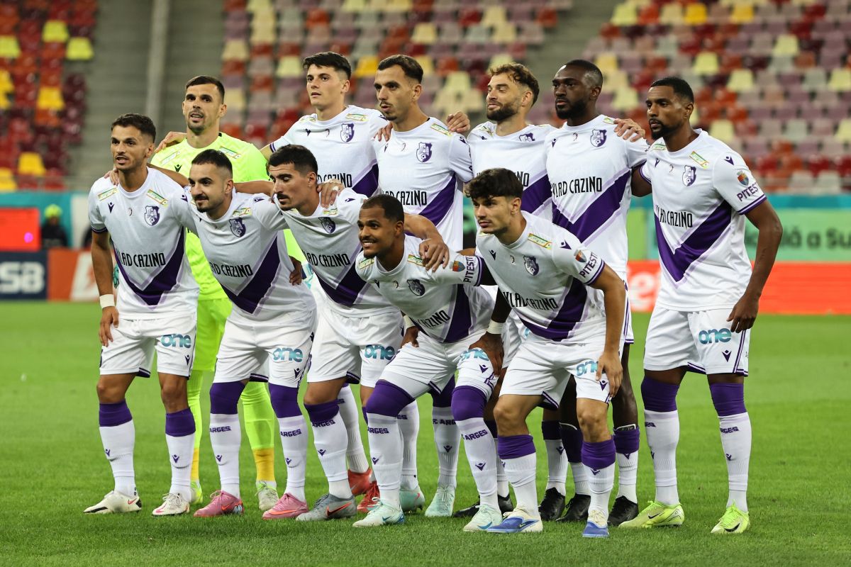 Dani Coman, ședință de urgență în vestiar cu jucătorii săi imediat după victoria cu FCSB. „Acest lucru l-am transmis și le-am vorbit și despre prime!”. EXCLUSIV