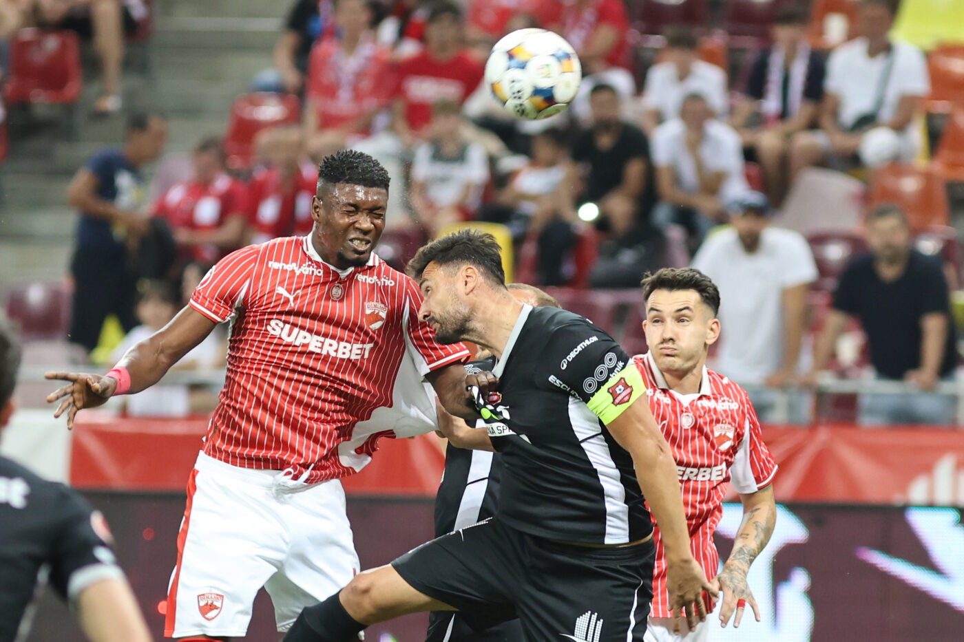Dinamo București – Hermannstadt 2-0, în etapa 8 din Superliga. Echipa lui Kopic câștigă pe Arena Națională și urcă pe locul 3 în clasament