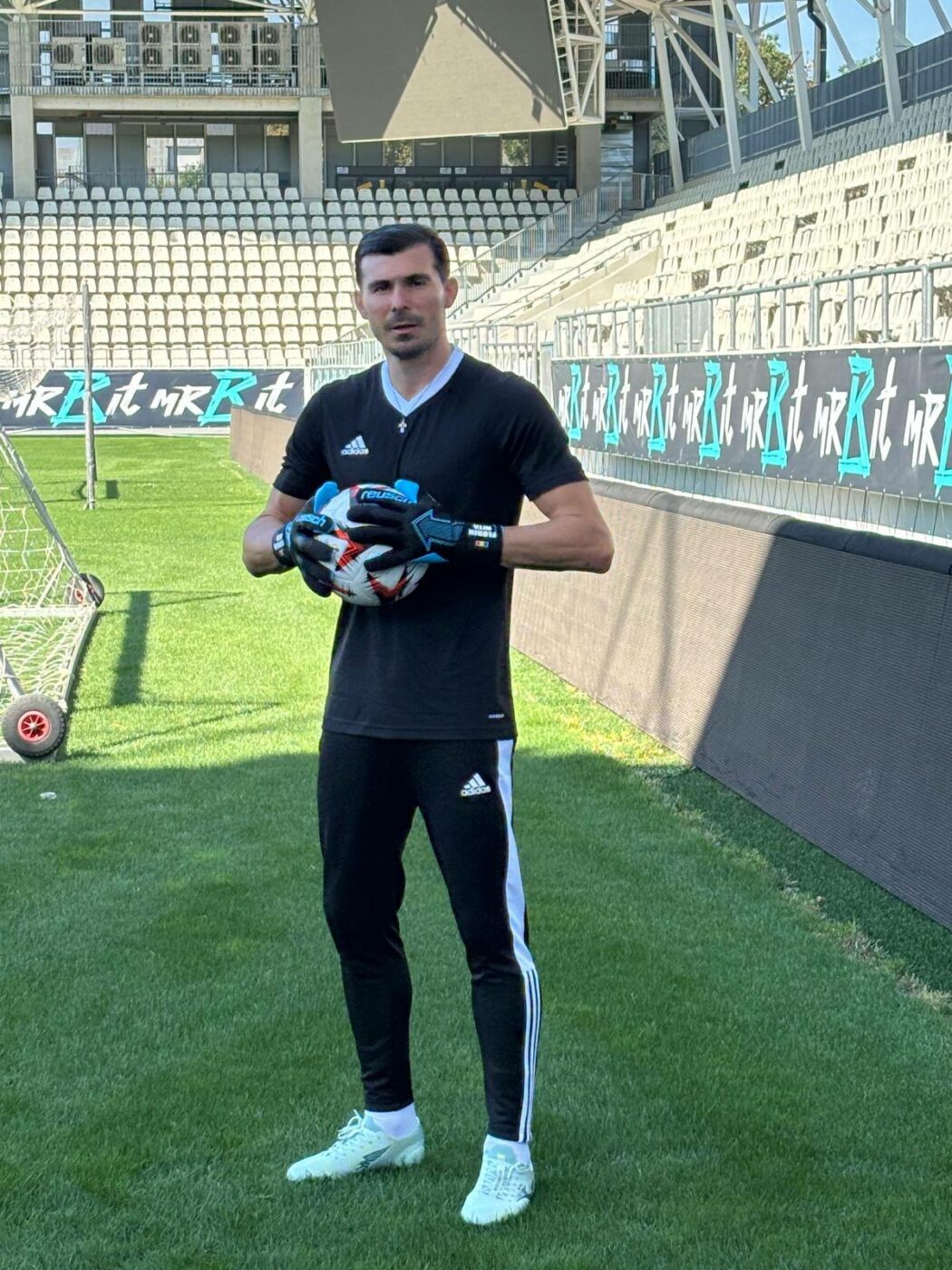 Florin Niță a ajuns la Bucureşti şi a început antrenamentele
