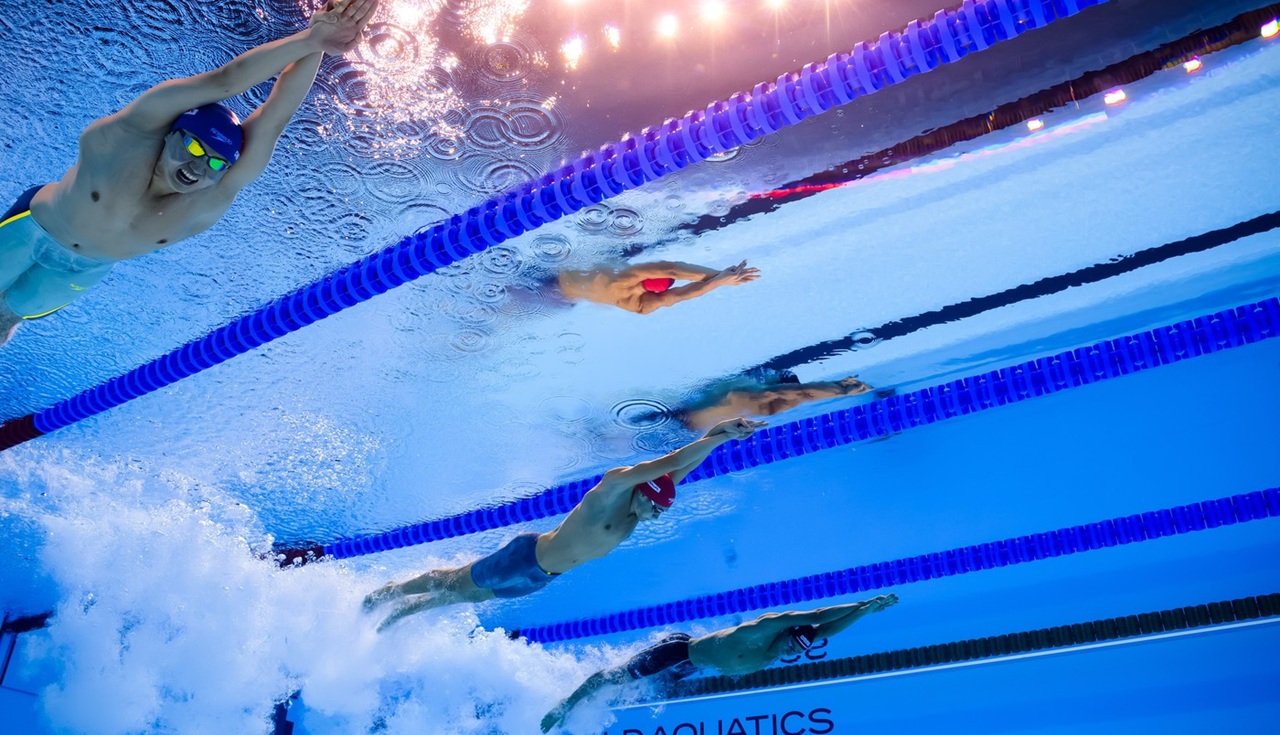 La Otopeni s-a „născut” o nouă stea a înotului mondial. E al treilea om din istorie care la 17 ani reușeste un timp sub 48 de secunde, după David Popovici și Zhanle Pan!