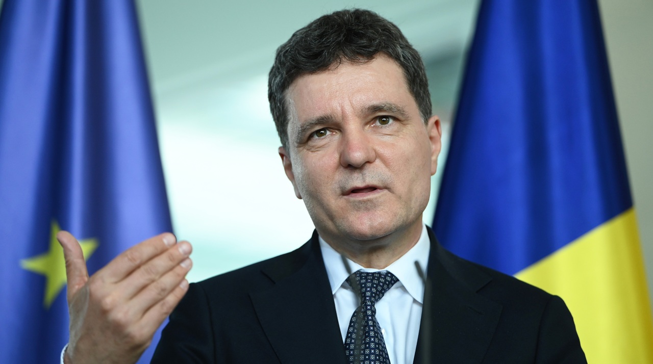Milionarul-e-furios-ca-Romania-nu-ia-exemplul-Indiei-„Americanii-si-au-ales-presedinte-un-miliardar-noi-am-pus-un-chirias.jpg