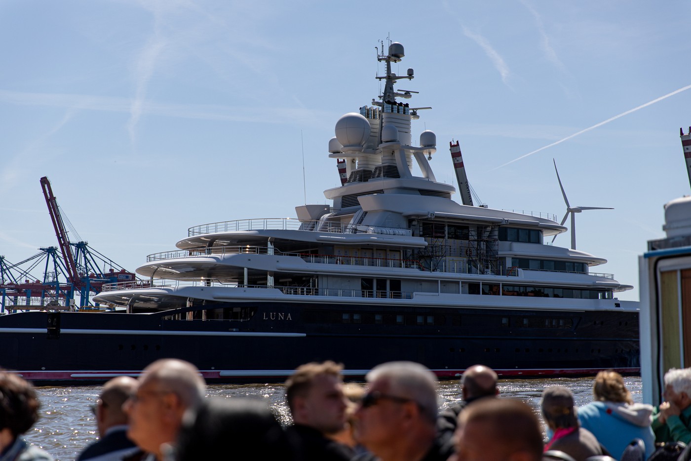 Oligarhul rus care i-a dat bani lui Giovanni Becali să-și ia Rolls-Royce e acuzat de fraudă. Miliardarul lui Vladimir Putin ar fi „topit” 25 de milioane de euro din taxele pentru iahturile de lux din Cipru