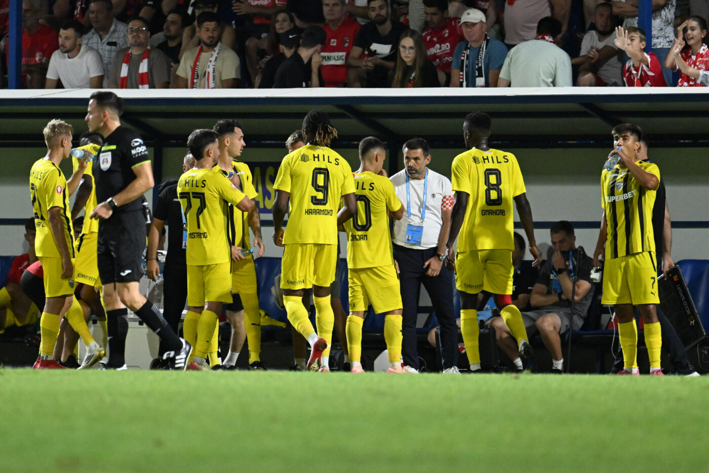 Un fost patron din Superliga îi face praf pe jucătorii lui Zeljko Kopic. „Borduri colorate. S-au prezentat în scârbă”