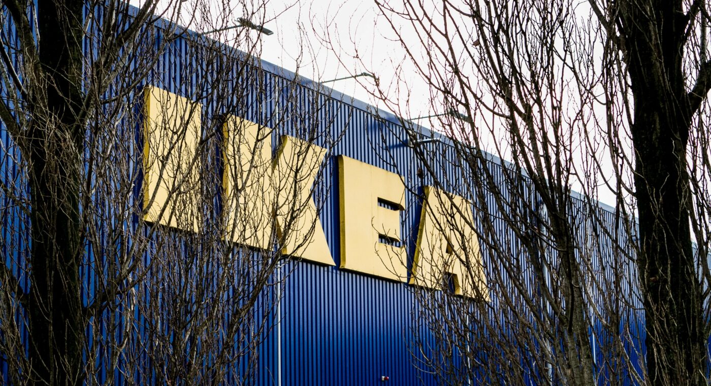 Un milionar celebru își face cumpărăturile din IKEA. Nu le-a venit să creadă când l-au văzut în magazin
