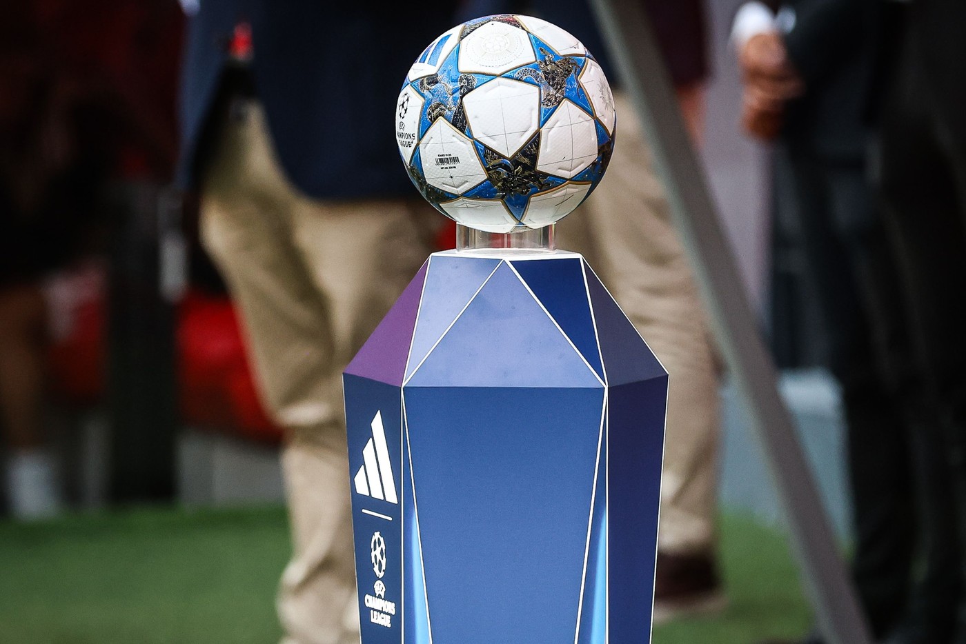 Un român cunoscut din fotbal a câștigat de două ori la loto. A pus mâna pe 230.000 de euro