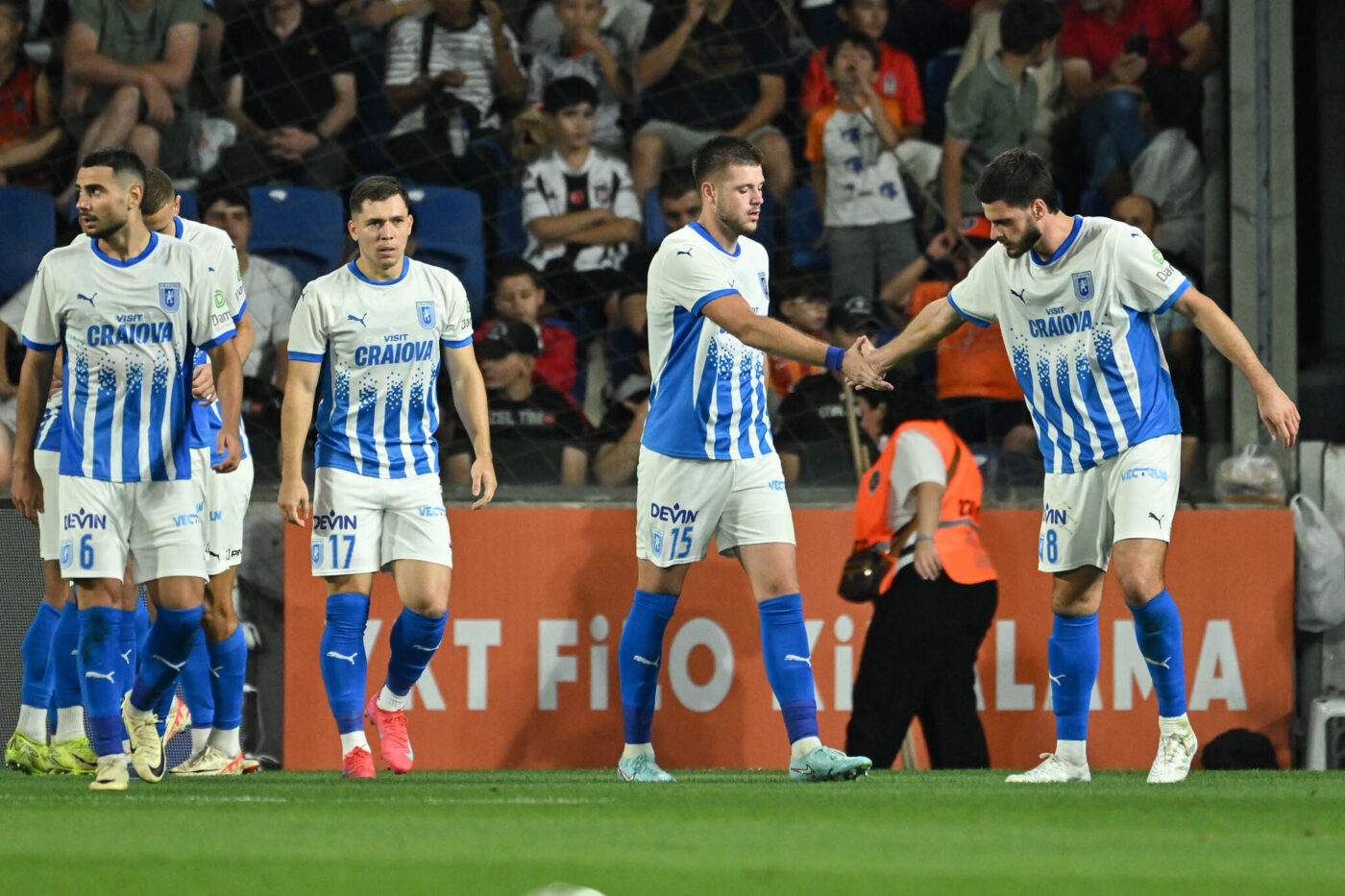 Universitatea Craiova bate azi, a doua oară, la porţile grupelor Conference League. Cine sunt supravieţuitorii primei ocazii, tot cu Mirel Rădoi pe bancă