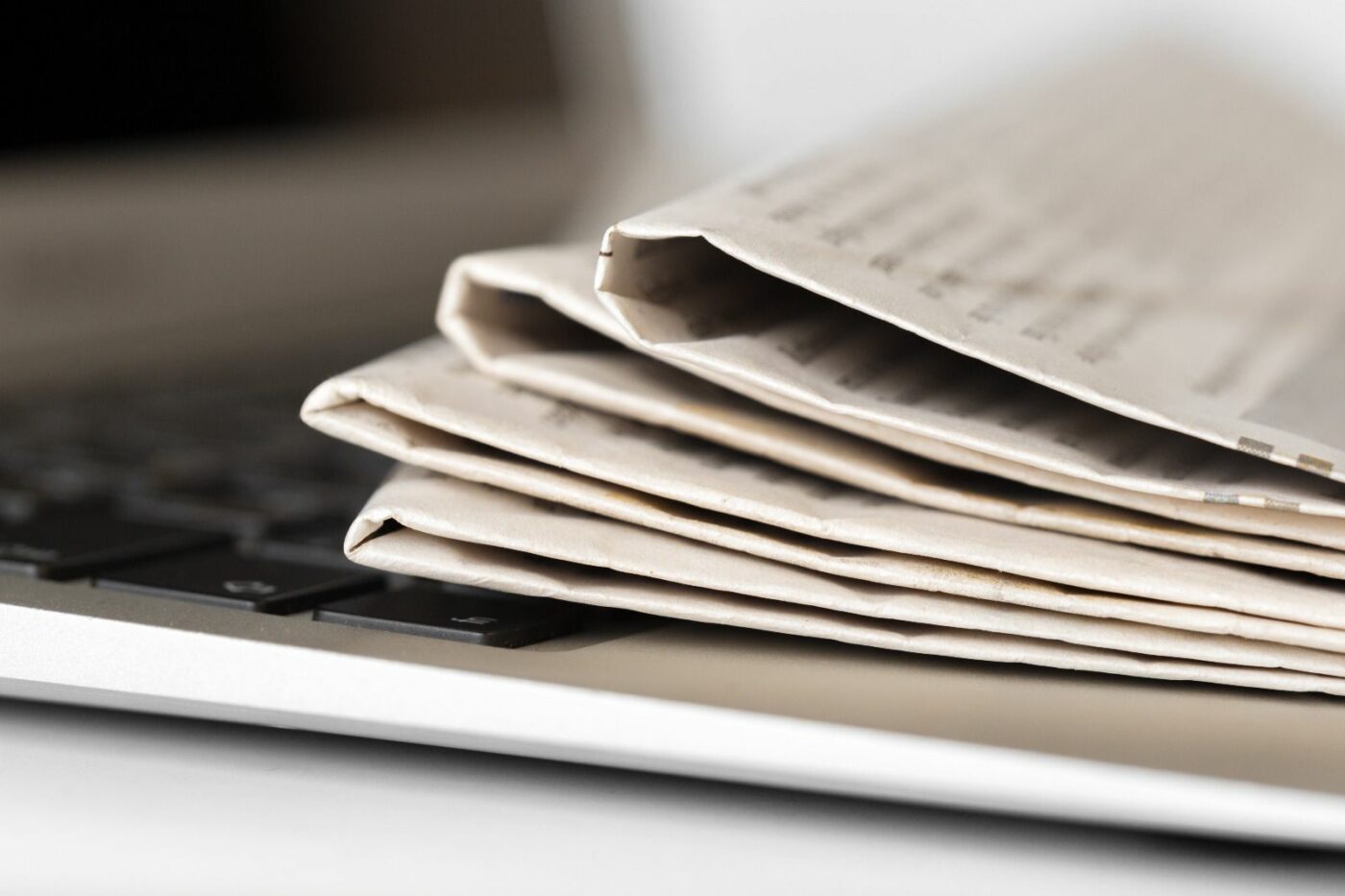 AGDE solicită aplicarea imediată a prevederilor legale privind remunerația compensatorie pentru copia privată în beneficiul editorilor de presă