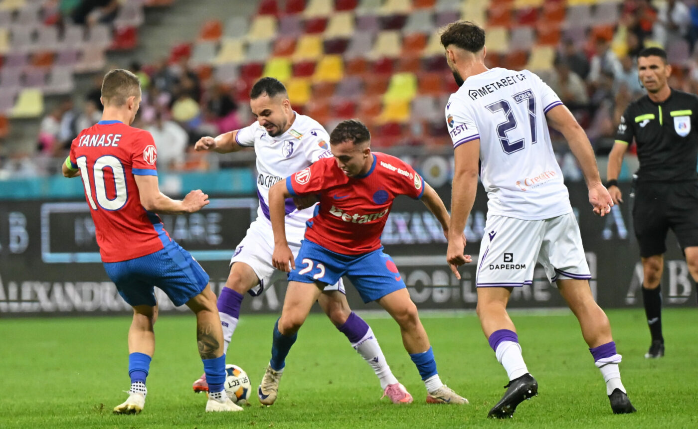 „Nu a dat o centrare, nu a făcut un dribling”. Ilie Dumitrescu l-a „curentat” pe noul fotbalist favorit al lui Gigi Becali