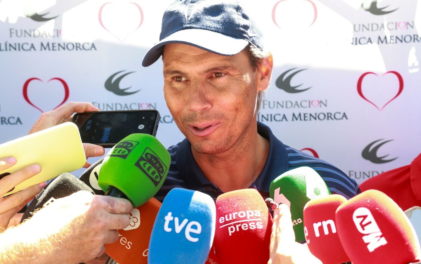 „Am-fost-cine-am-fost.-Nu-ii-mai-comparati-cu-noi.-Rafael-Nadal-a-intervenit-abrupt-in-paralela-dintre-Sinner-–-Alcaraz-si-tridentul-lui-cu-Federer-si-Djokovic--1400x880.jpg