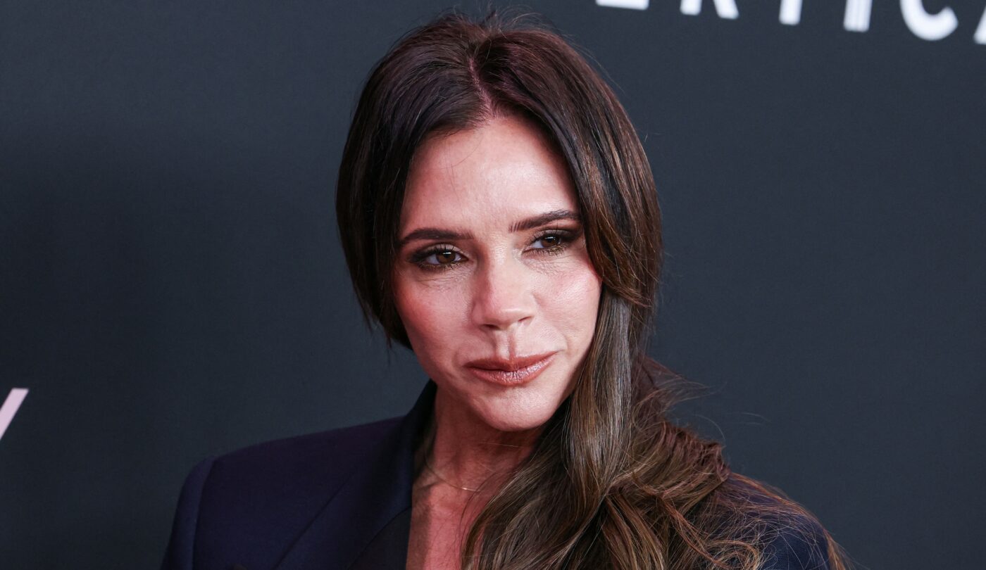 „Mi-am-dorit-cu-disperare-sa-fiu-placuta.-Apare-la-Netflix-filmul-cu-Victoria-Beckham-despre-viata-ei-tumultoasa-1400x810.jpg