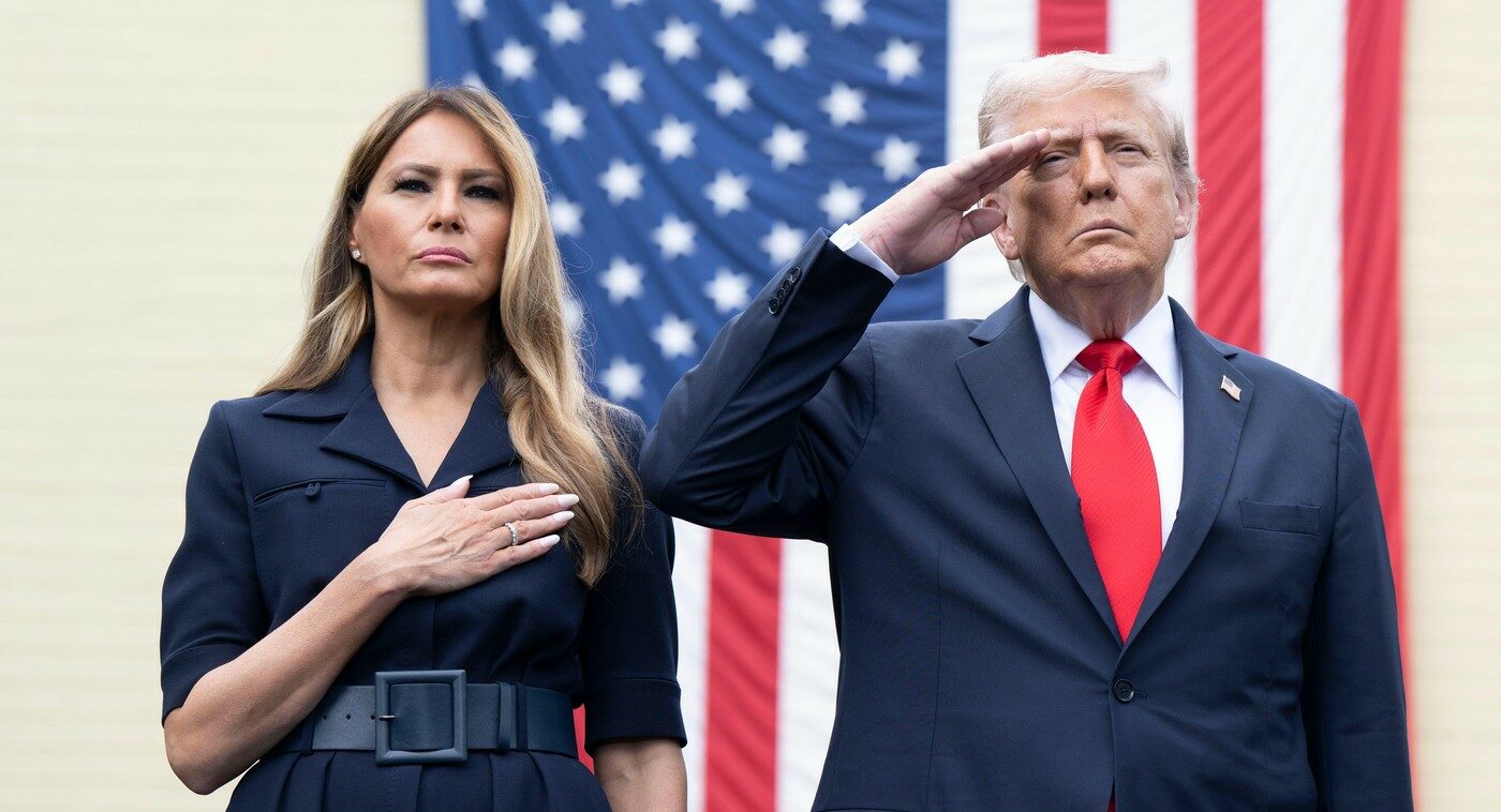 „SWAT-lunetisti-politisti-pe-motocicleta.-Nebunia-din-jurul-fiecarui-eveniment-cu-Donald-Trump-e1757689744476.jpg
