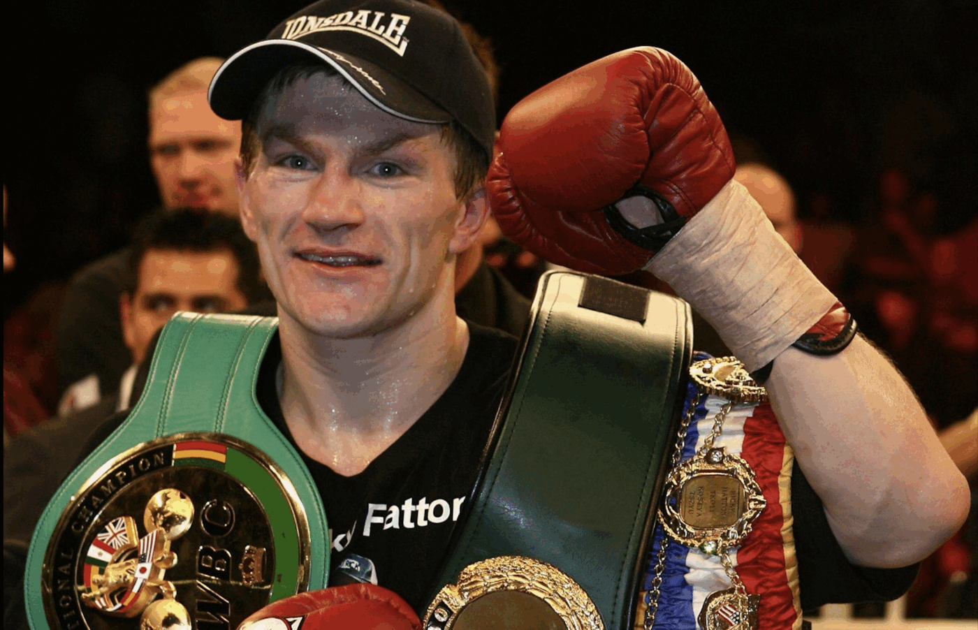 A-murit-Ricky-Hatton-Celebrul-campion-mondial-la-box-avea-doar-46-de-ani-1400x902.png