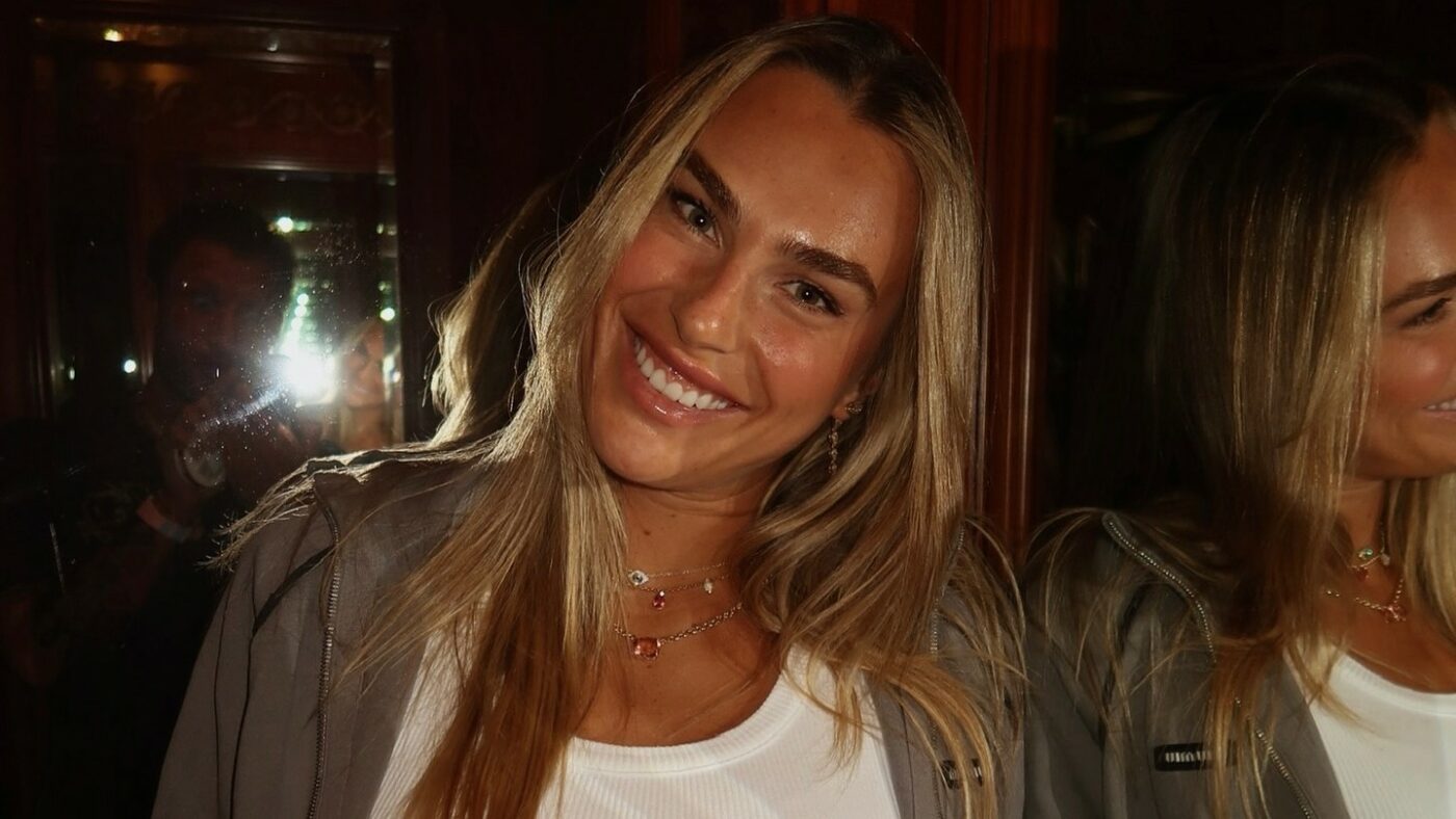 Aryna-Sabalenka-apare-in-imagini-provocatoare-la-limita-decentei-cu-sora-ei-1400x788.jpeg
