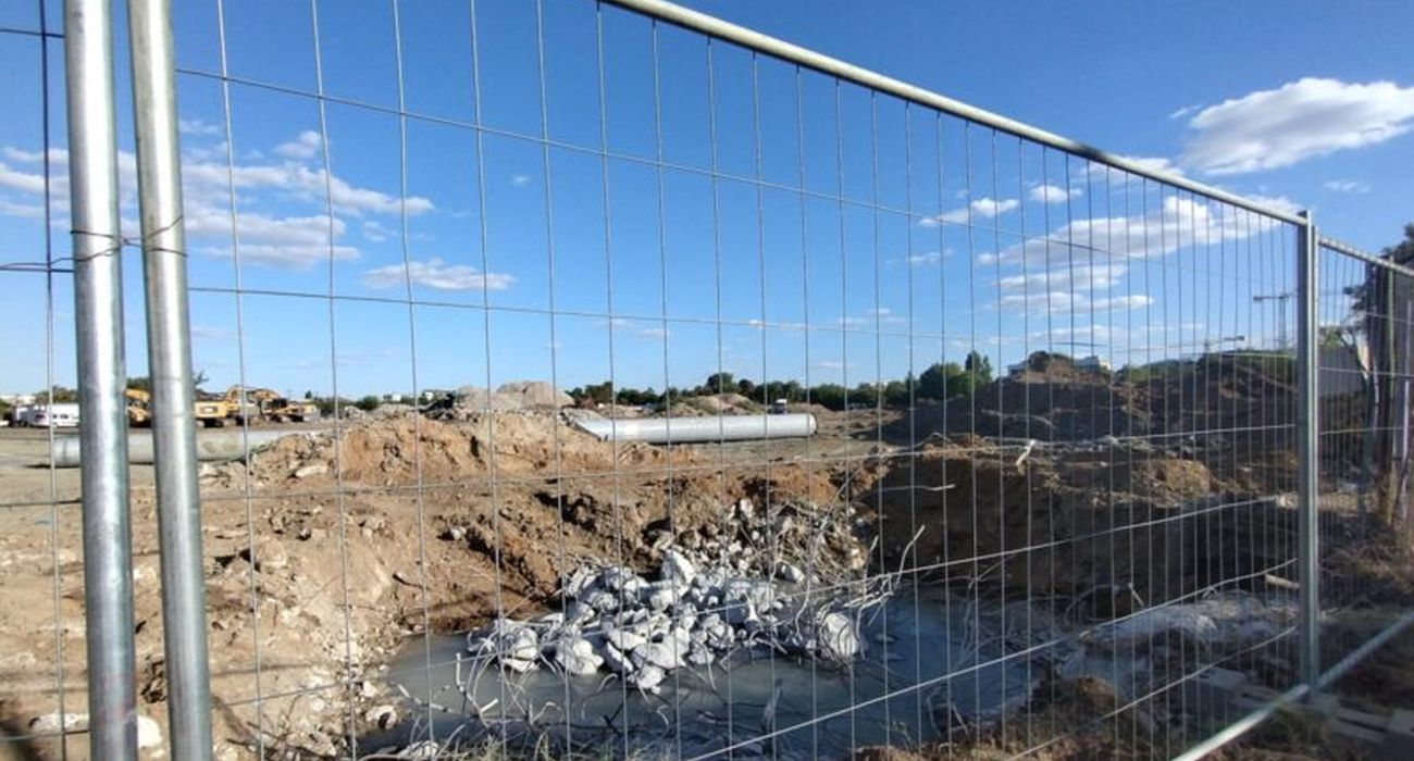 Au scos 435.000 de tone de pământ pentru a face loc noului stadion de 140 de milioane de euro din oraşul martir al României