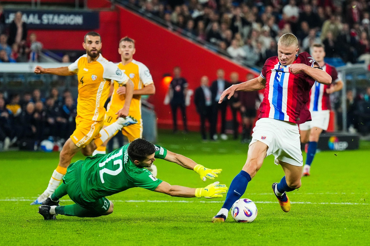 Ce simte un fotbalist când pierde cu 11-1. Postolachi, despre coșmarul cu Haaland: „O să suferi”. Atacantul, pus să compare fanii lui U Cluj cu ai rivalei CFR: „Se vede asta”.