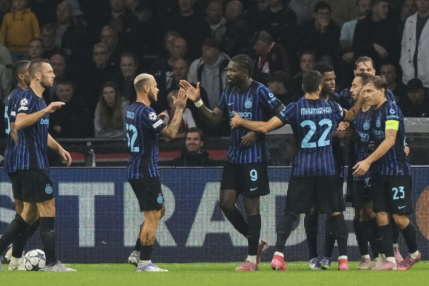 Chivu-respira-Presa-din-Italia-a-dat-verdictul-dupa-victoria-lui-Inter-de-la-Ajax-„Le-a-anulat-1400x933.jpg