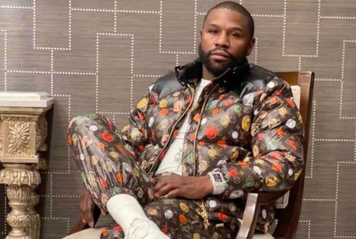 Cum arată conacul lui Mayweather de 25.000.000 de dolari. Are 6 dormitoare, 9 băi și o piscină somptuoasă în mijlocul grădinii