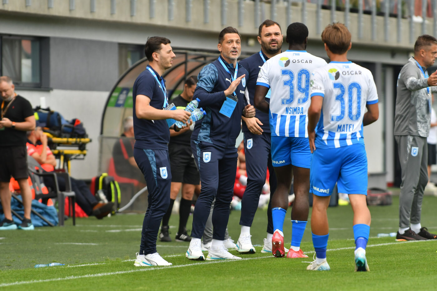 Cum l-a găsit Universitatea Craiova pe Steven Nsimba, gratis și în Liga 3? Dezvăluie Mirel Rădoi: „Acesta e adevărul!”. EXCLUSIV