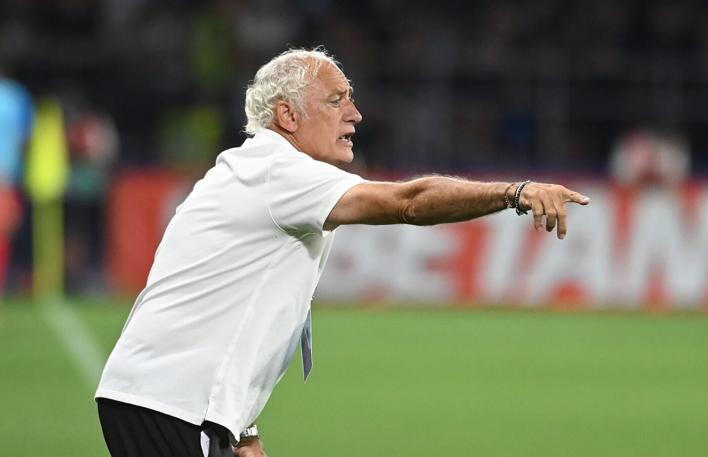 Dă afară 6 fotbaliști! Varga și Mandorlini au făcut lista neagră de la CFR Cluj
