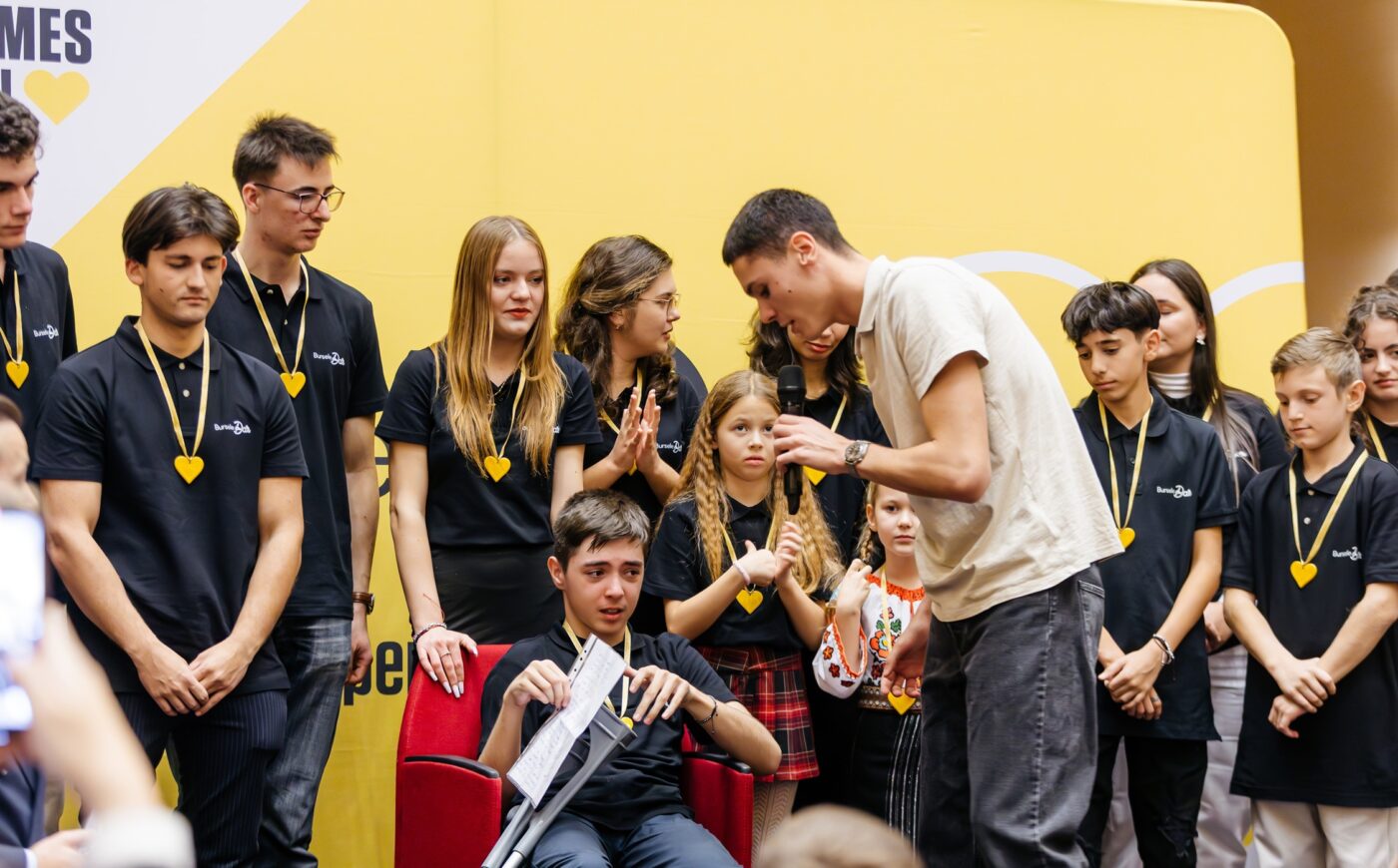 David Popovici, cadou minunat de ziua lui. Românii i-au donat peste 100.000 de euro care vor ajunge la copiii și tineri care excelează în sport, artă și știință