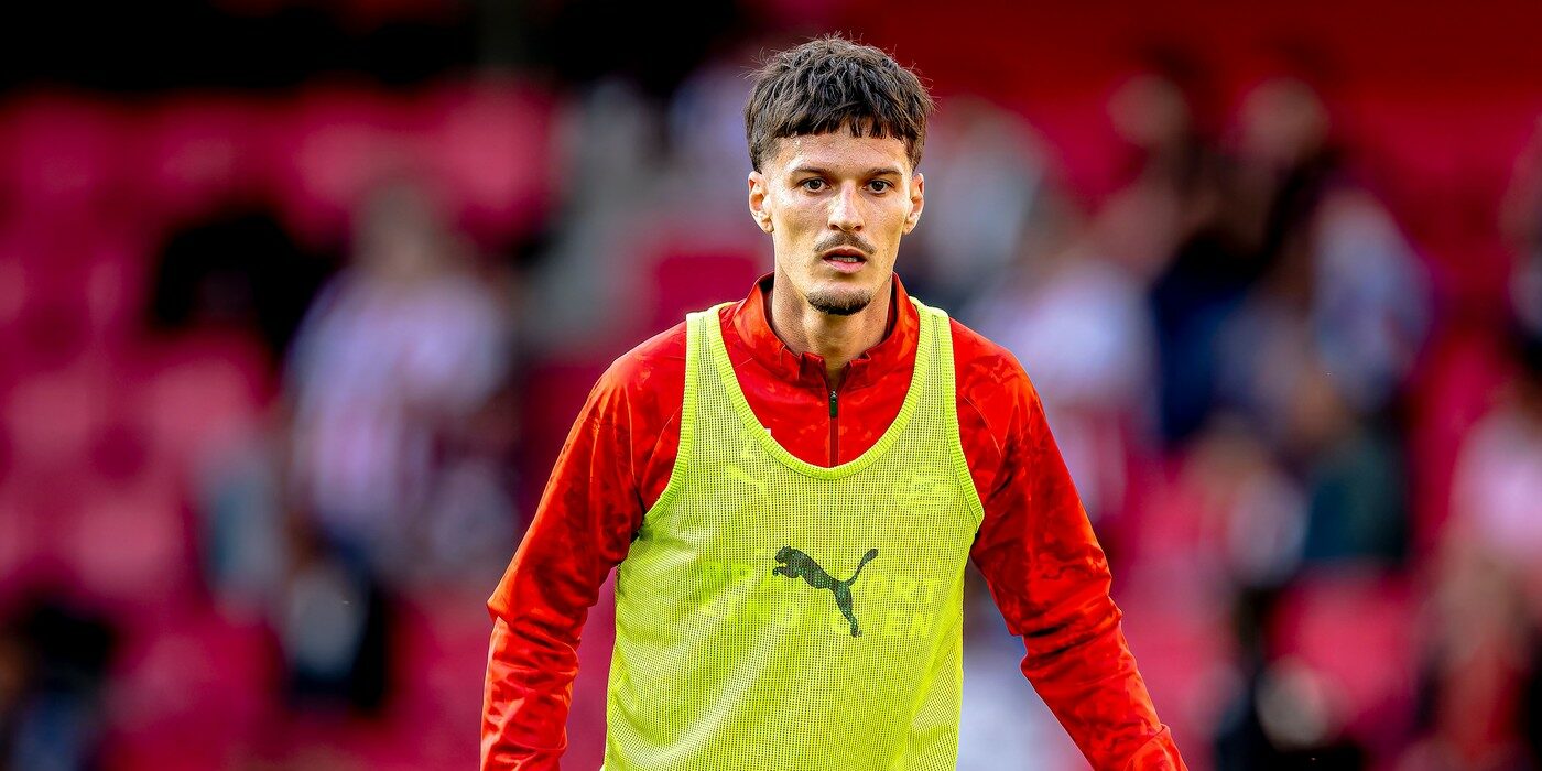 Antrenorul lui PSV s-a lămurit cu Dennis Man. De ce nu joacă românul la un nivel ridicat