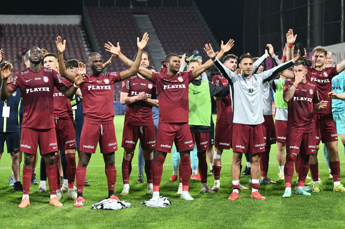 Diagnostic terifiant pentru fotbalistul lui CFR Cluj: „Desprinderi de os și de menisc”