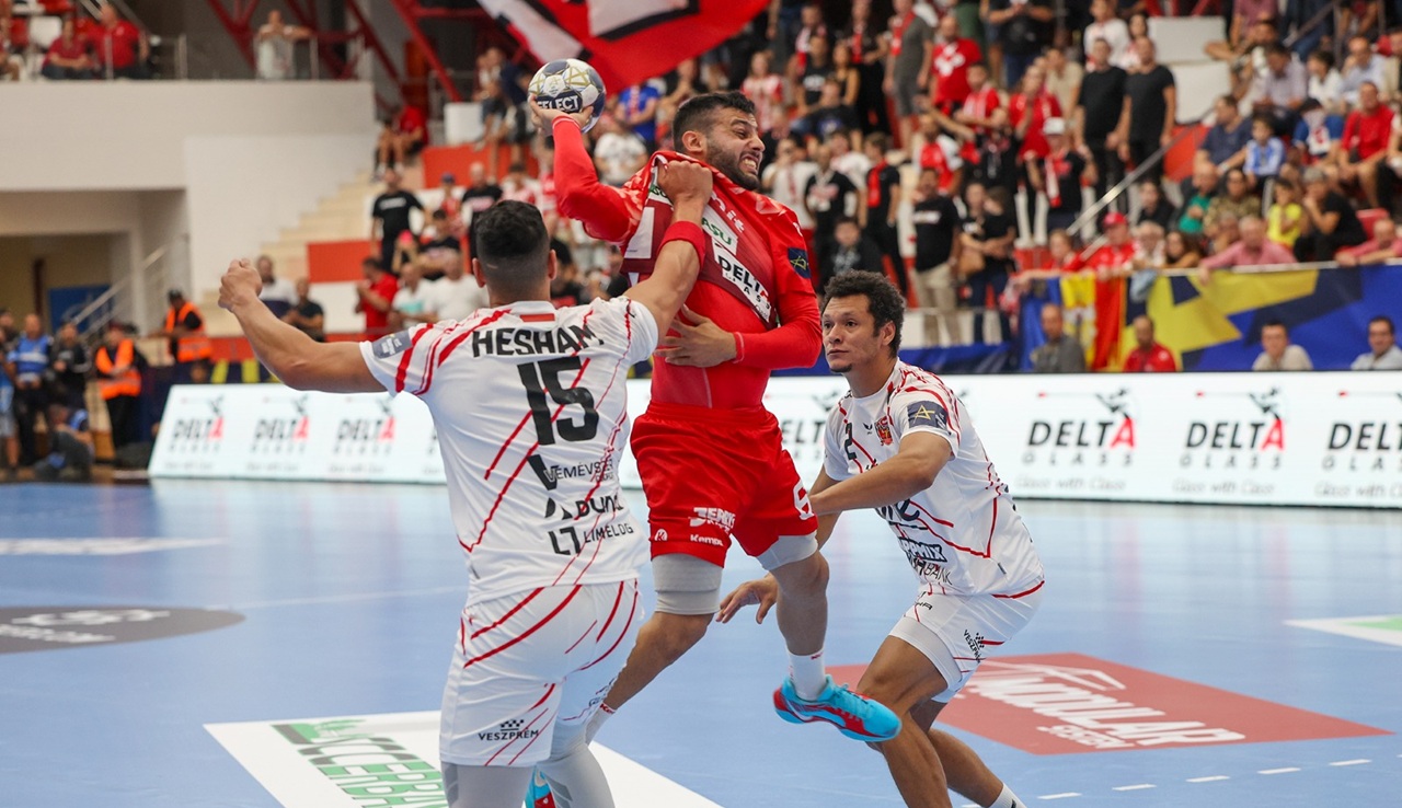 Dinamo-a-pierdut-cu-Veszprem-in-Liga-Campionilor.-Meciul-a-fost-incarcat-de-emotie-cu-gandul-la-Marian-Cozma.jpg
