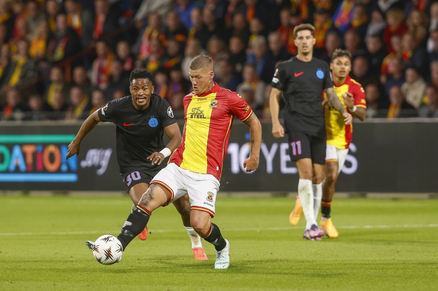 FCSB-a-declansat-haosul-la-Go-Ahead-Eagles-Liderul-din-vestiar-si-a-nimicit-toti-coechipierii-„Doar-eu-joc-cu-pasiune-1400x933.jpg