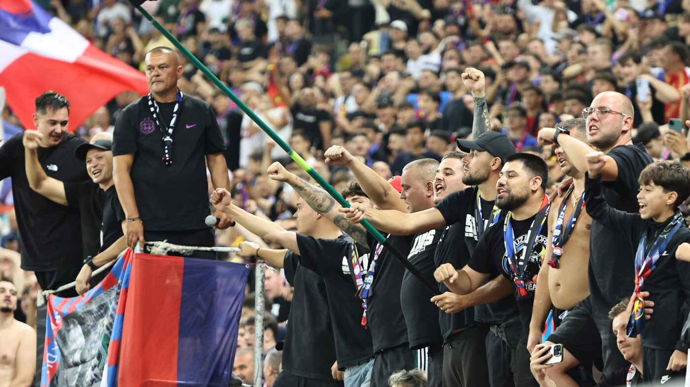 FCSB-lovita-din-interior.-Gigi-Becali-a-pus-galeria-sa-afle-cine-e-„cartita-UEFA-care-a-distrus-o-pe-campioana-Romaniei-1400x785.jpg