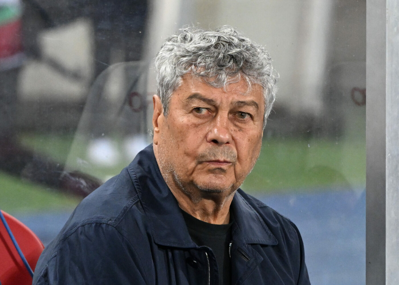 FRF-a-luat-decizia-legata-de-demiterea-lui-Mircea-Lucescu-in-avionul-spre-Bucuresti-„Nici-musca-nu-s-a-auzit-scaled-e1757499336226-1400x999.jpg