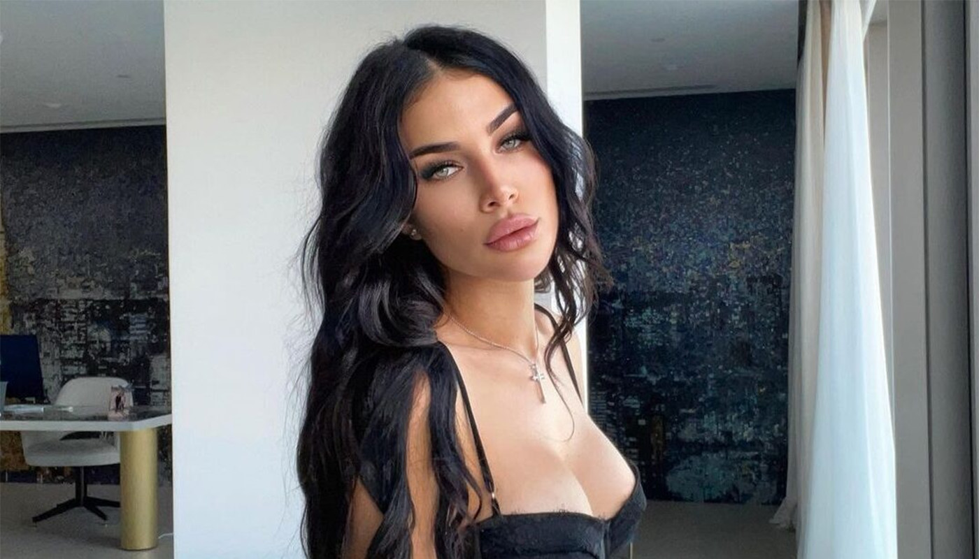 Fiica-lui-Ion-Tiriac-aparitie-in-bikini.-Mostenitoarea-imperiului-s-a-distrat-de-minune-„Uite-mama.jpg