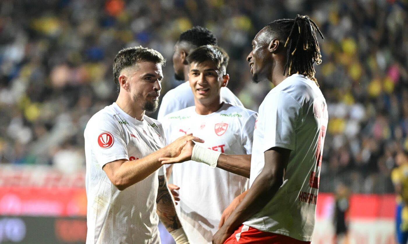 Fotbaliștii lui Dinamo au prins curaj după ce au ajuns pe podium și îi pun gând rău Universității Craiova: „Ne batem la titlu!”