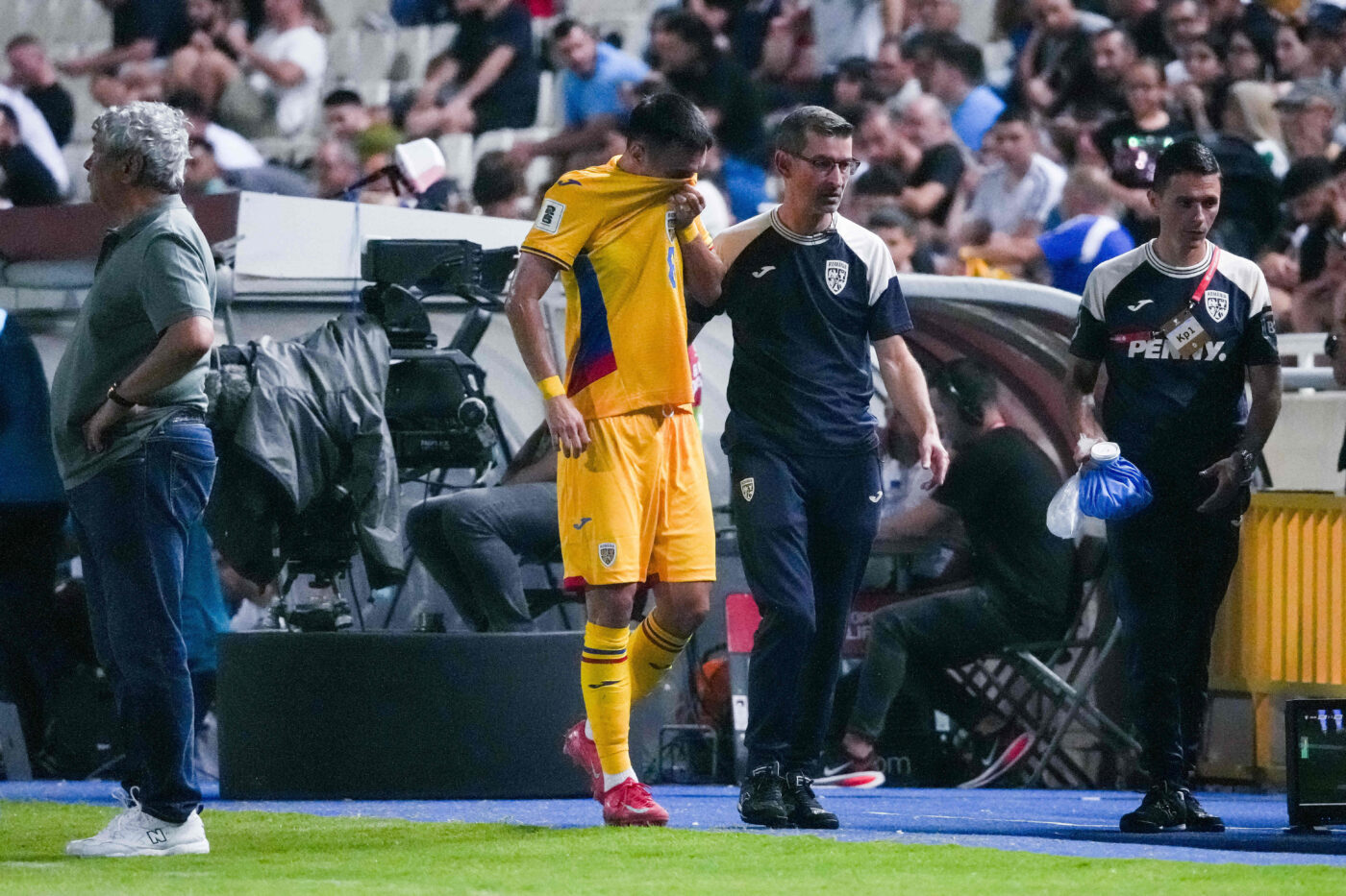 Mihai Stoica vine cu noutăți despre starea medicală a lui Șut, după ce jucătorul de la FCSB s-a accidentat la națională