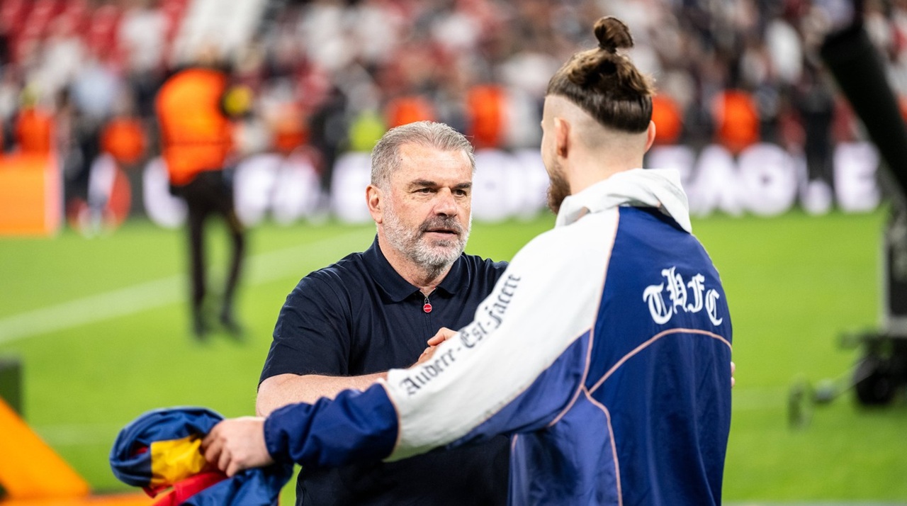 Radu Drăgușin, pe lista de transferuri a lui „Gigi Becali din Premier League”. Postecoglou a dat undă verde