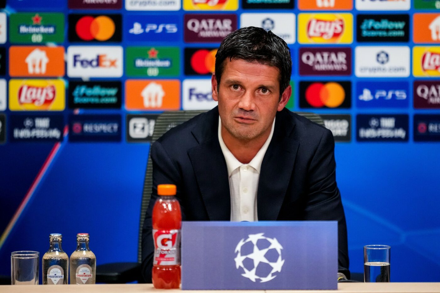 Reactia-lui-Cristi-Chivu-a-starnit-rasetele-tuturor-si-are-legatura-cu-sotia-Adelina-1400x933.jpg