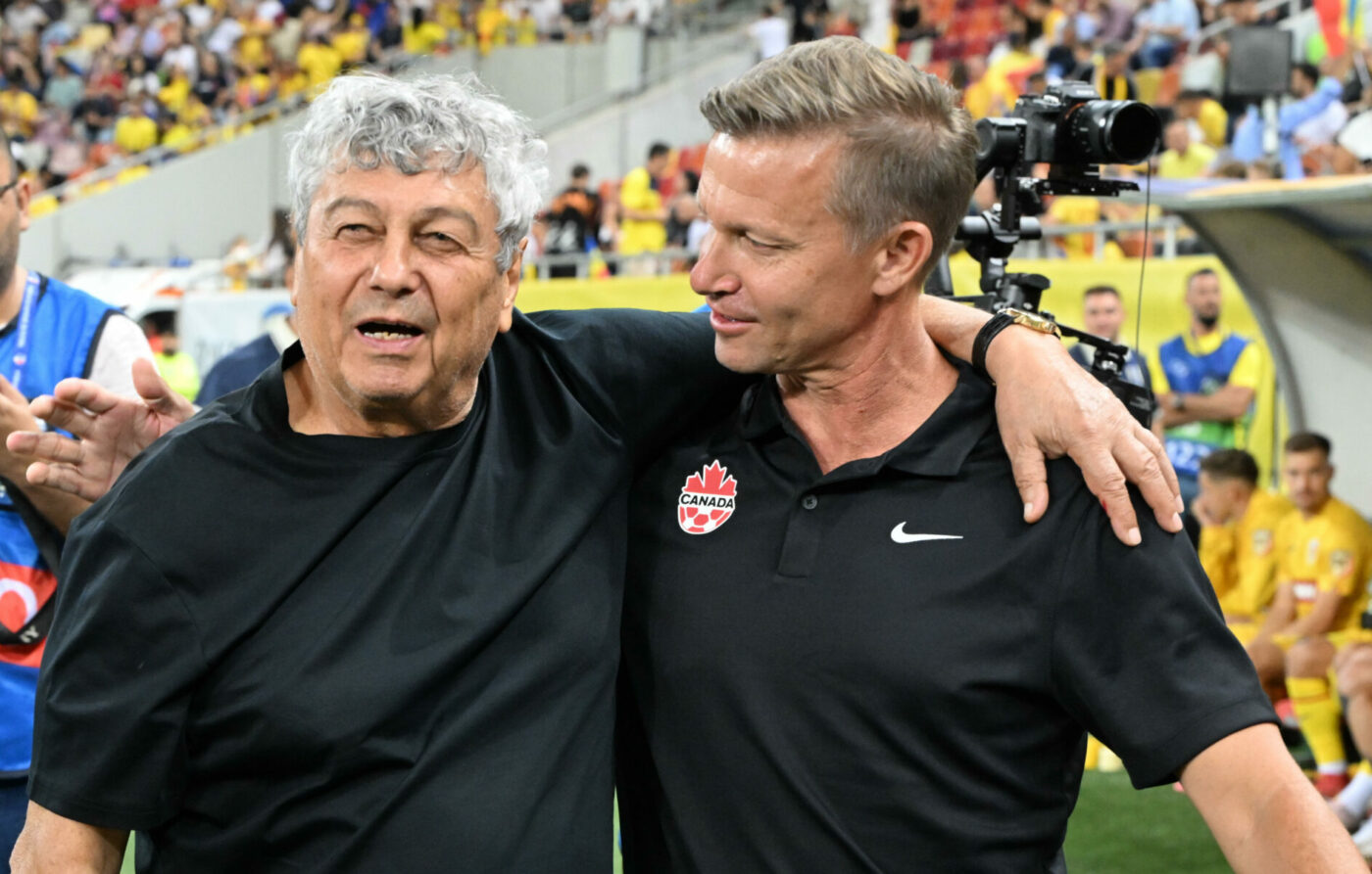 Selectionerul-Canadei-reverenta-in-fata-lui-Mircea-Lucescu-dupa-ce-a-spulberat-Romania-„Un-antrenor-legendar-A-fost-o-onoare-scaled-e1757143379307-1400x893.jpg