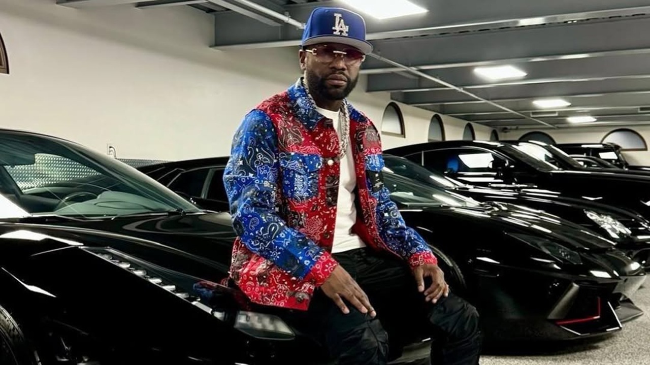 Si-a-luat-teapa-cu-un-Mercedes-pe-care-a-platit-1.200.000-de-dolari-si-a-dat-dealerul-auto-in-judecata-Mayweather-a-platit-400-de-milioane-de-dolari-pe-1.000-de-apartamente-dar-se-uita-la-fiecare-ban.jpg