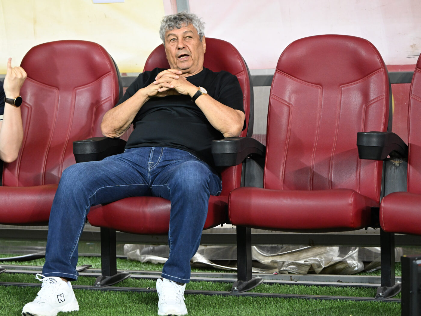 Surpriză uriașă! Cum arată echipa de start trimisă de Mircea Lucescu în Cipru – România