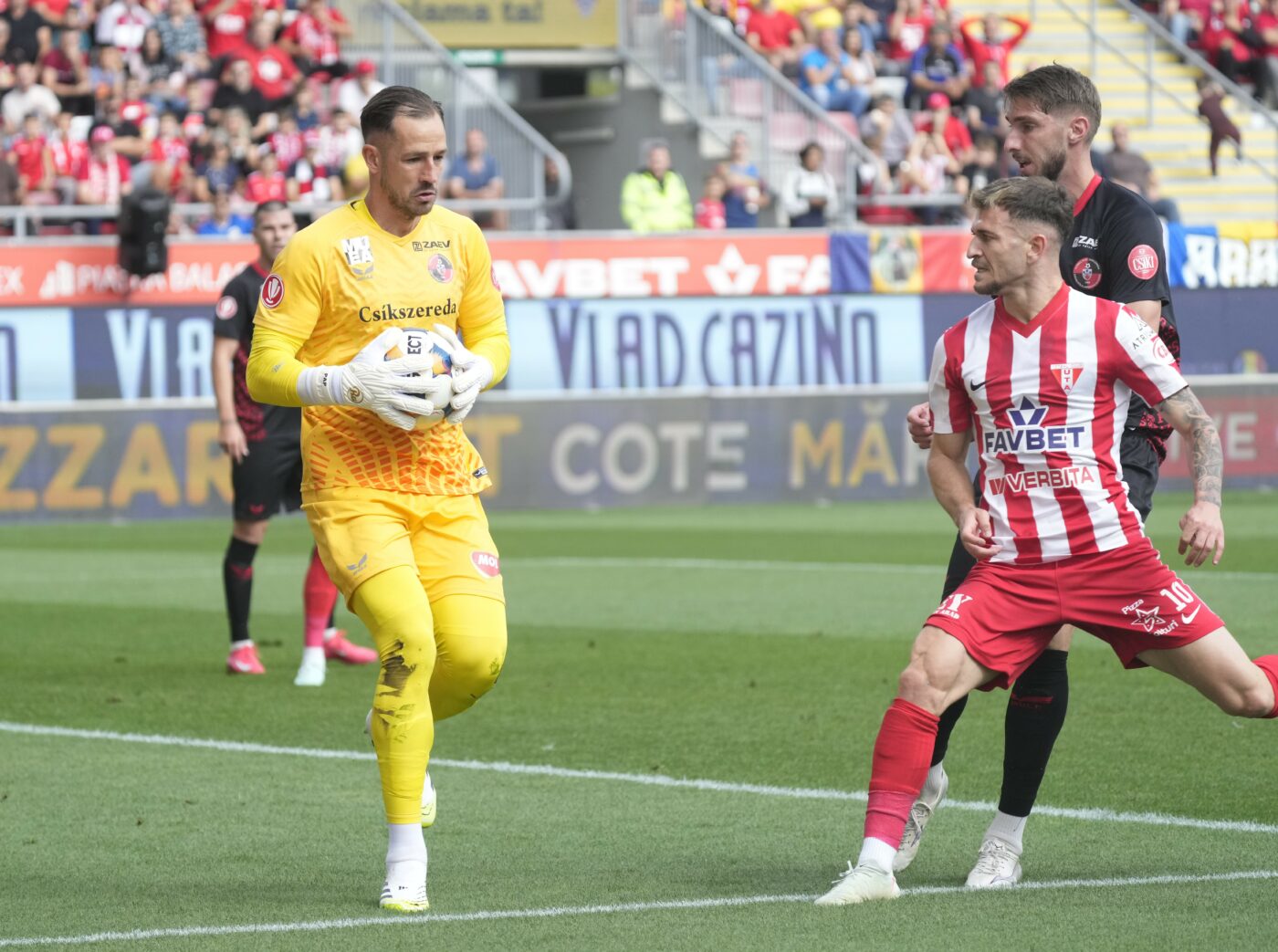 UTA Arad – Csikszereda Miercurea Ciuc 0-0 Live Text Online în etapa 11 din Superliga. Gazdele, în inferioritate numerică: Marius Coman a fost eliminat