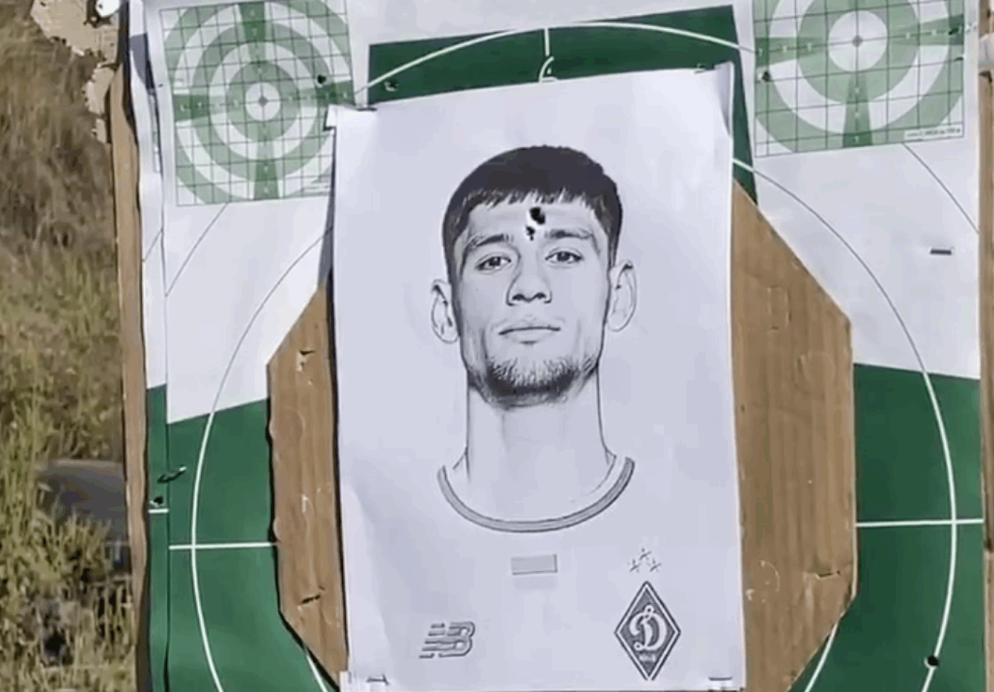 Ultraşii lui Dinamo Kiev, amenințări cu moartea pentru Vladislav Blănuță. Au împuşcat în cap o poză cu românul: „Diavolul nu va avea viață cu noi”