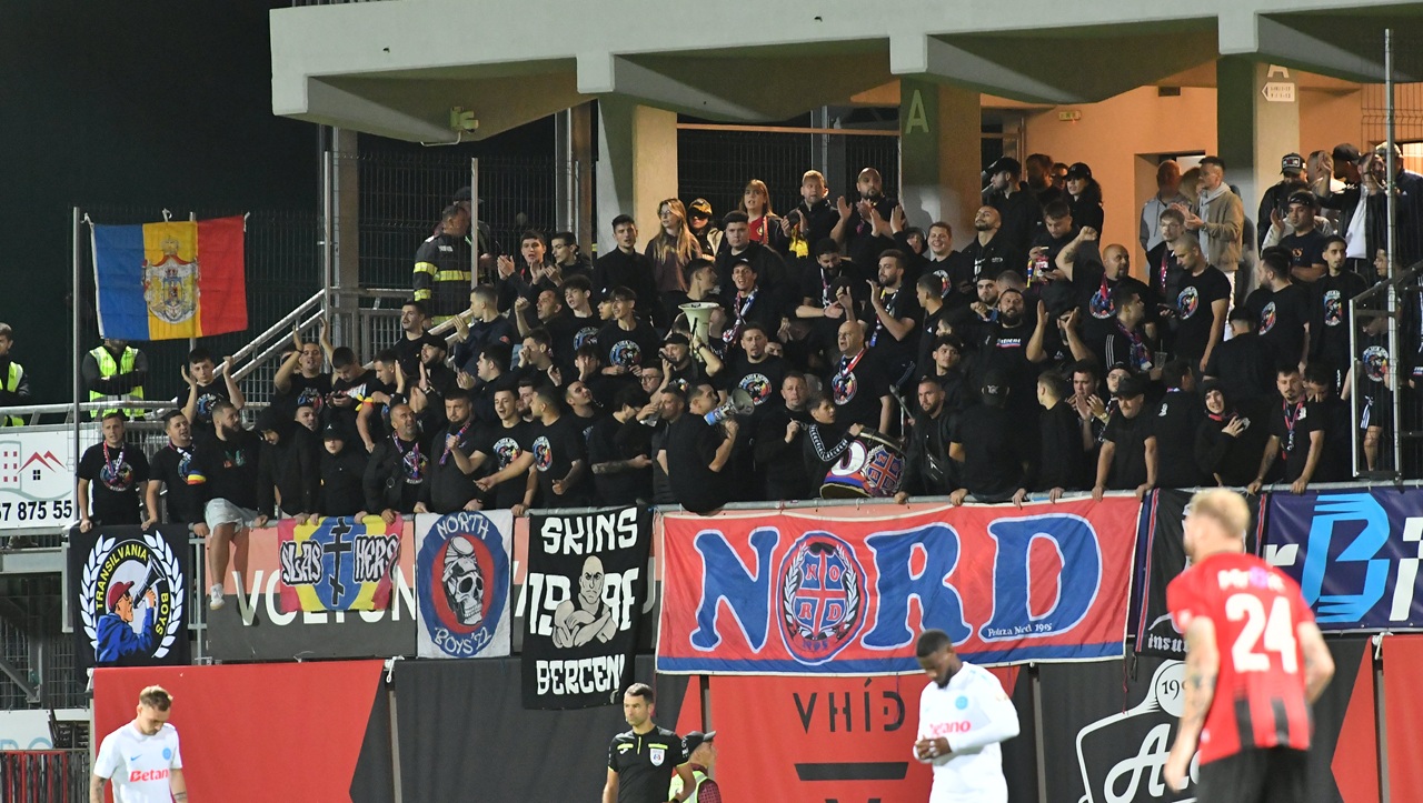 Ungurii au scris despre derapajele fanilor FCSB: „Suporterii secui au tolerat insultele dureroase”